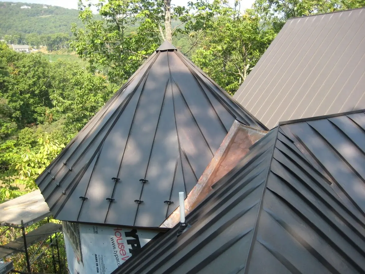 Professional Roof Tarp Installation by Craftsman Roofing in Volo
